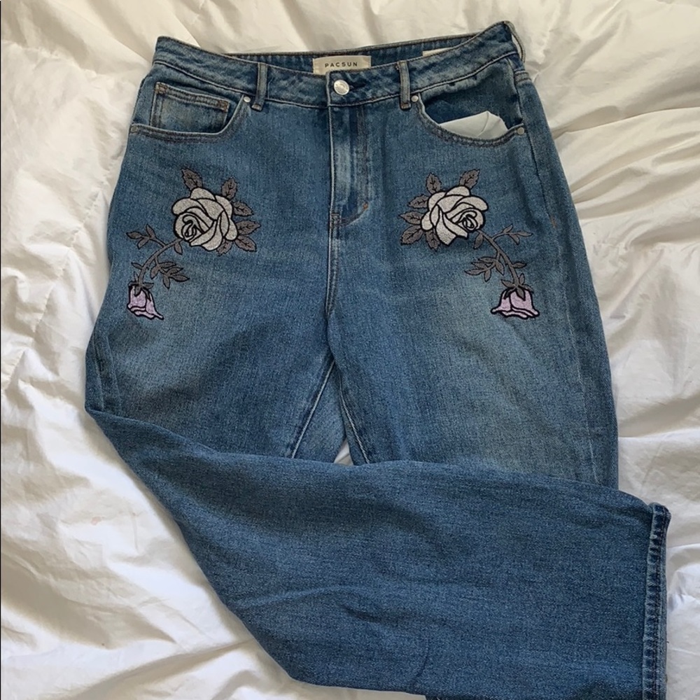 NEVER WORN PACSUN FLOWER JEANS